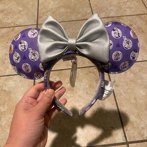 Purple Minnie Mouse Ears with Silver Bow. Disney parks 100 platinum headband